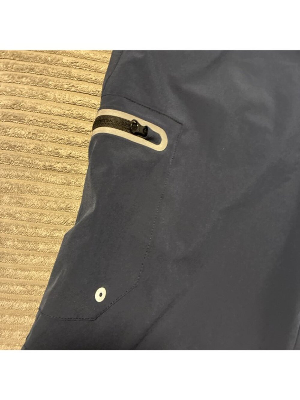 Mens TOMMY BAHAMA Blue Cargo Island Active Cayman Isles Hybrid Board Shorts 30 - Picture 4 of 7